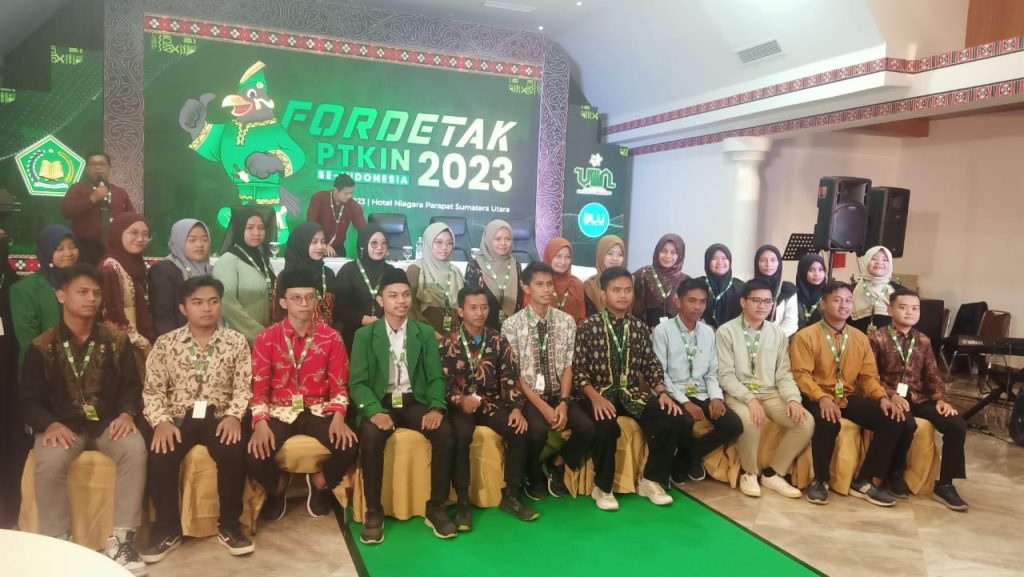 Dua Mahasiswa FTK UIN SMH Banten Raih Juara I dan III pada AICOIES 2023