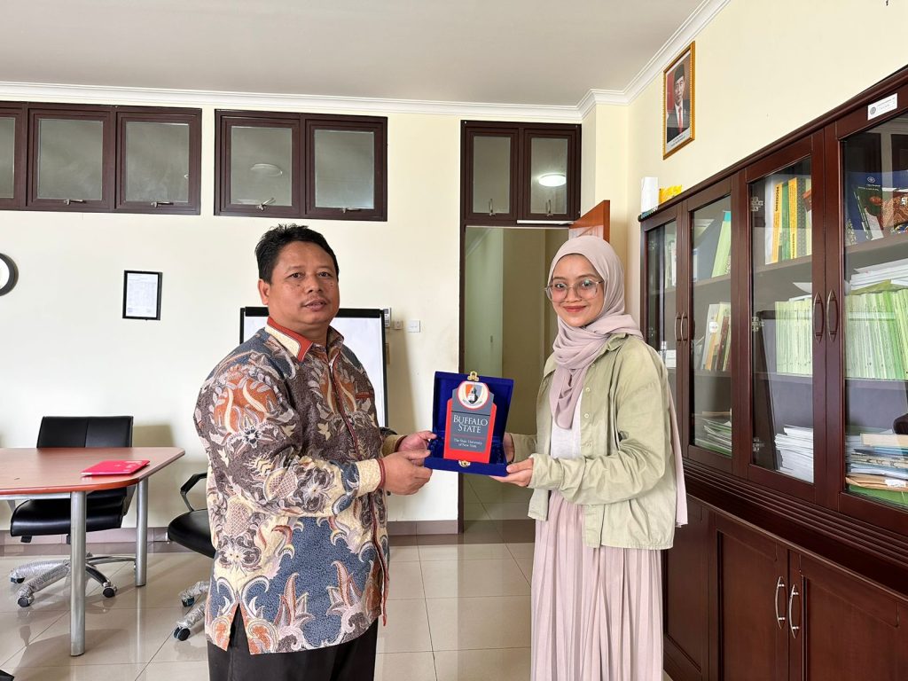 Mahasiswi Jurusan TBI Fakultas Tarbiyah dan Keguruan UIN SMH Banten Berhasil Lolos Mora Overseas Student Mobility Awards (MOSMA) 2023 Mahasiswi Jurusan TBI Fakultas Tarbiyah dan Keguruan UIN SMH Banten Berhasil Lolos Mora Overseas Student Mobility Awards (MOSMA) 2023
