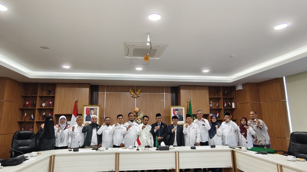 Empat Mahasiswa Asing, Diberikan Full Beasiswa di Fakultas Tarbiyah dan Keguruan UIN Sultan Maulana Hasanuddin Banten Empat Mahasiswa Asing, Diberikan Full Beasiswa di Fakultas Tarbiyah dan Keguruan UIN Sultan Maulana Hasanuddin Banten