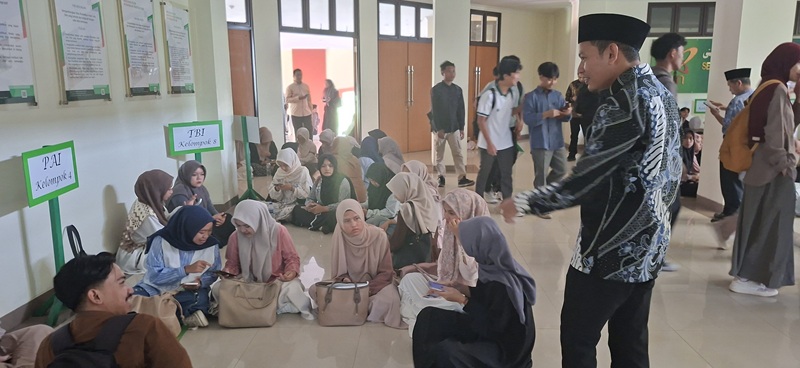 Demi Meningkatkan Penguasaan Bahasa Arab, Fakultas Tarbiyah dan Keguruan Gelar Yaum Arabiy Setiap Rabu Pagi
