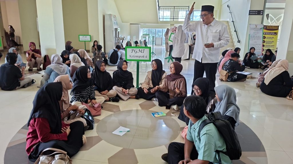 Mewujudkan Fakultas Berskala Internasional, FTK UIN SMH Banten Gelar English Day dan Yaum Arabiy Secara Rutin Mewujudkan Fakultas Berskala Internasional, FTK UIN SMH Banten Gelar English Day dan Yaum Arabiy Secara Rutin