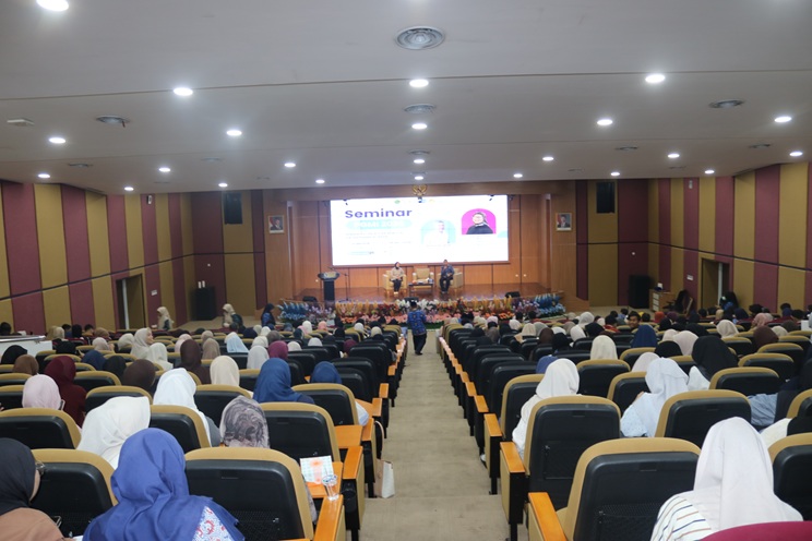 Prodi PGMI Gelar Seminar Nasional Bertajuk Pemanfaatan AI dan Robotic Dalam Pembelajaran