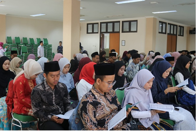 Khotmil Qur’an Warnai Yudisium FTK UIN Banten, Perkuat Spiritualitas Calon Wisudawan Khotmil Qur’an Warnai Yudisium FTK UIN Banten, Perkuat Spiritualitas Calon Wisudawan