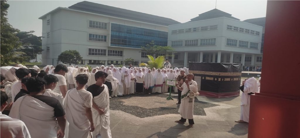 Sinergi Lab Keagamaan dan Dosen FTK: Hidupkan Teori Fikih Lewat Praktik Manasik Sinergi Lab Keagamaan dan Dosen FTK: Hidupkan Teori Fikih Lewat Praktik Manasik